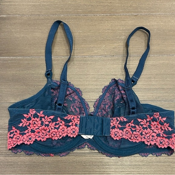 Wacoal 65191 Embrace Lace Underwire Bra - Picture 4 of 8